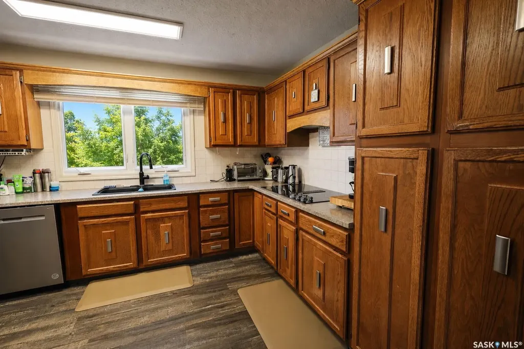 1010 Woodman Crescent Prince Albert SK S6V 6L6