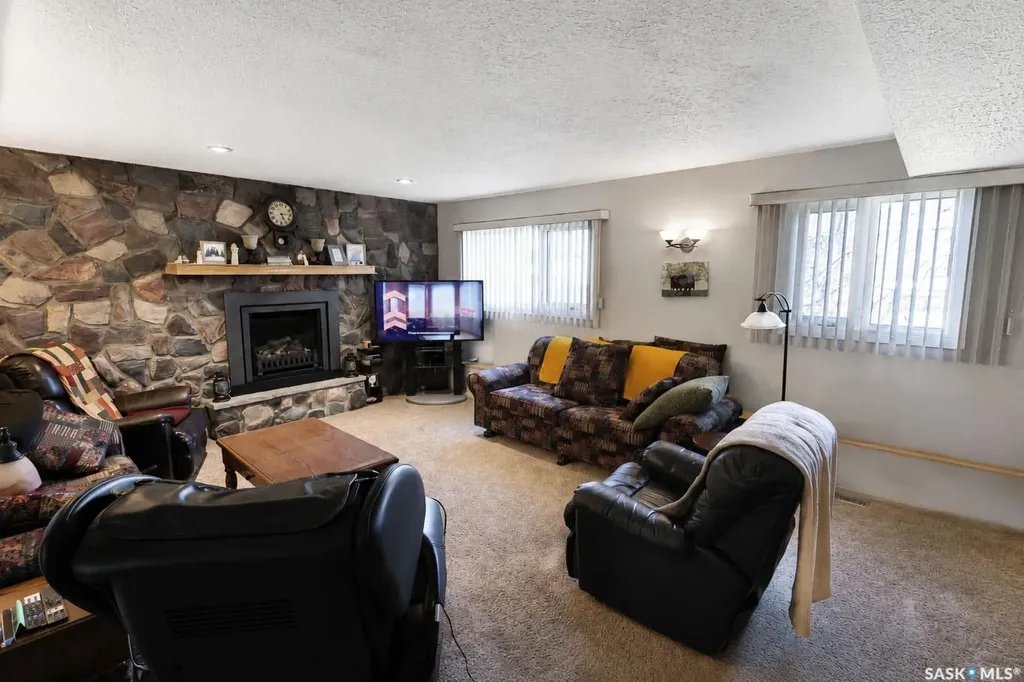 1010 Woodman Crescent Prince Albert SK S6V 6L6