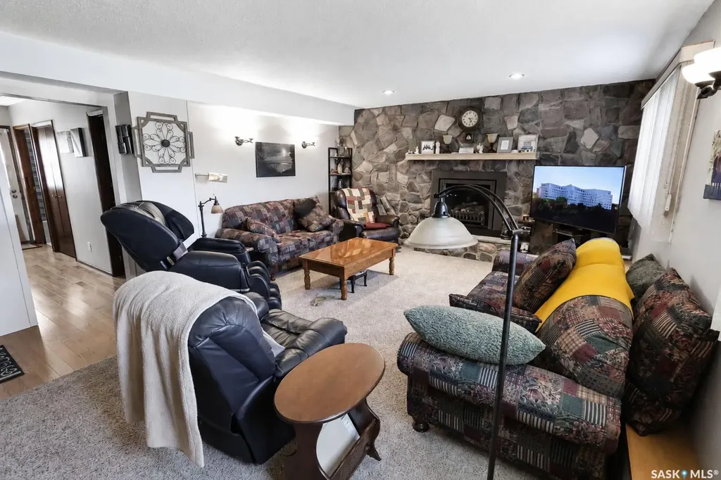 1010 Woodman Crescent Prince Albert SK S6V 6L6