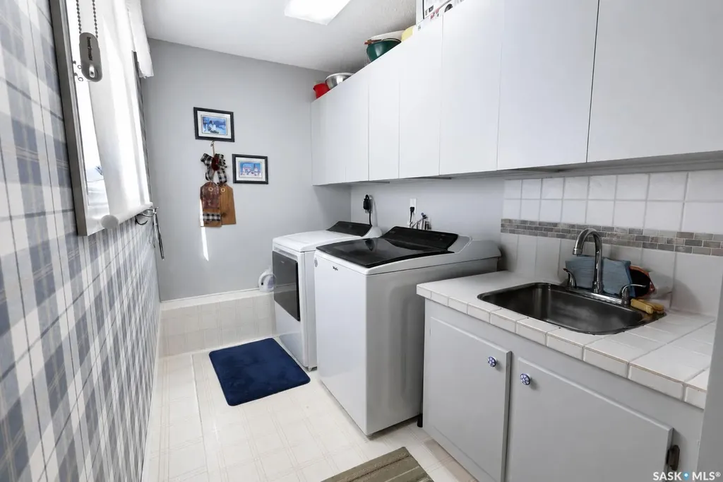 1010 Woodman Crescent Prince Albert SK S6V 6L6