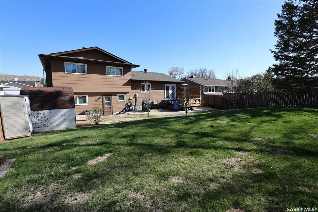 1010 Woodman Crescent Prince Albert SK S6V 6L6