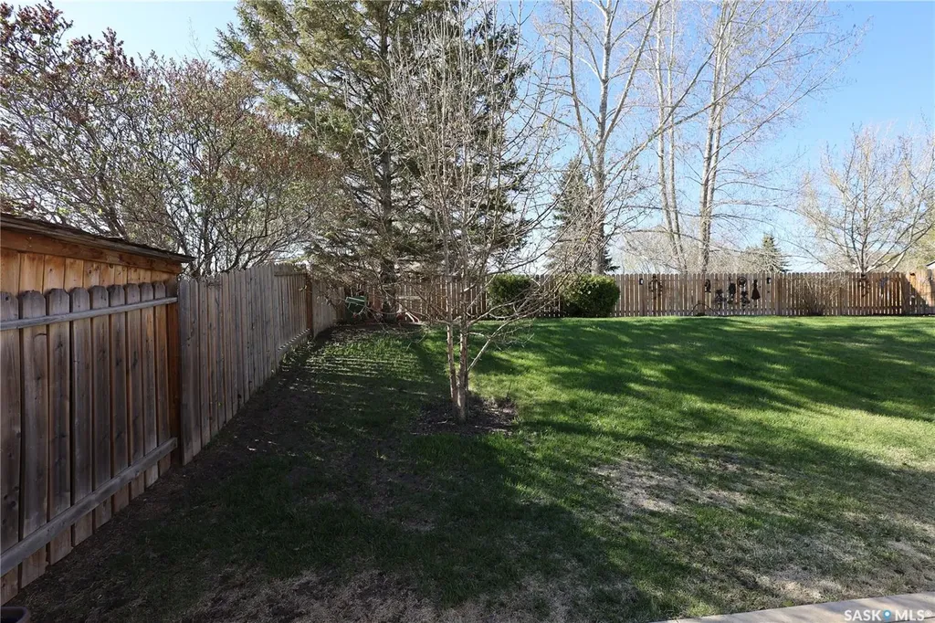 1010 Woodman Crescent Prince Albert SK S6V 6L6