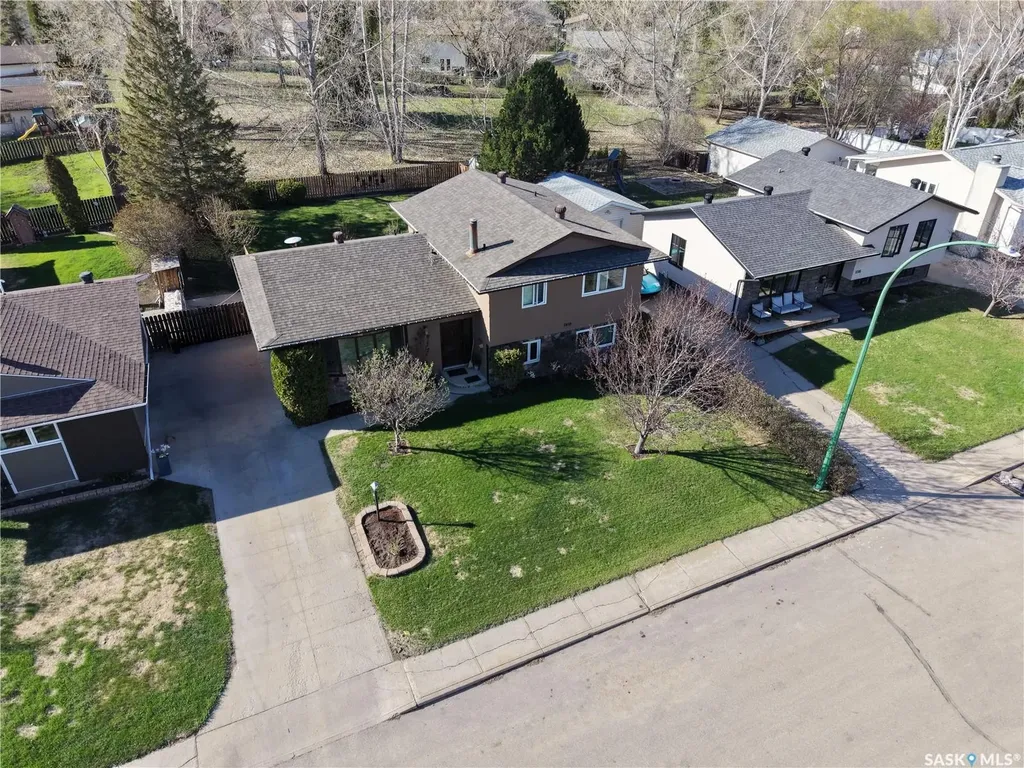 1010 Woodman Crescent Prince Albert SK S6V 6L6