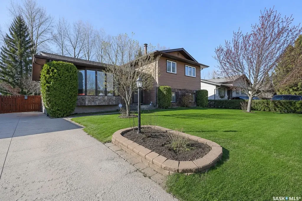 1010 Woodman Crescent Prince Albert SK S6V 6L6