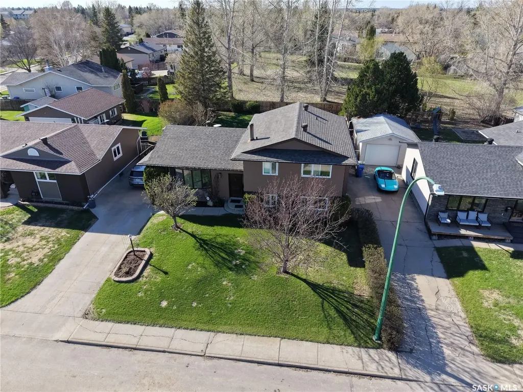 1010 Woodman Crescent Prince Albert SK S6V 6L6