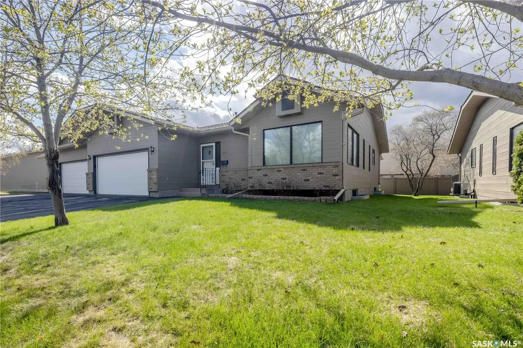 420 Heritage Crescent Saskatoon SK S7H 5P3