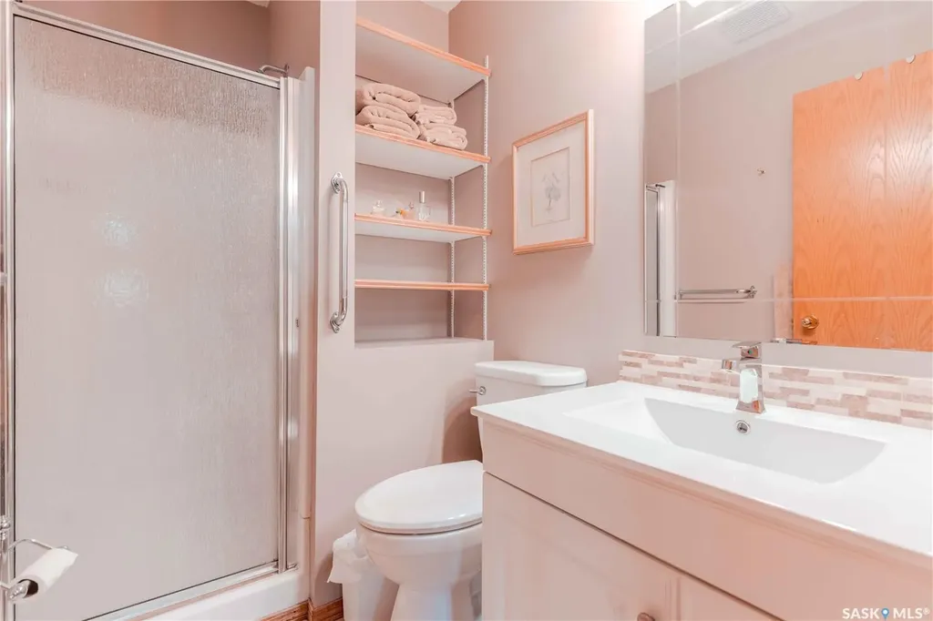 420 Heritage Crescent Saskatoon SK S7H 5P3