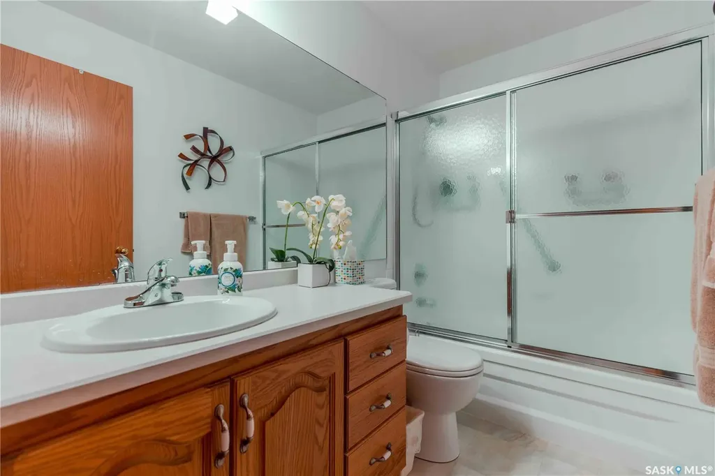 420 Heritage Crescent Saskatoon SK S7H 5P3