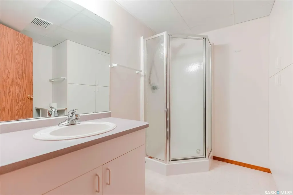 420 Heritage Crescent Saskatoon SK S7H 5P3