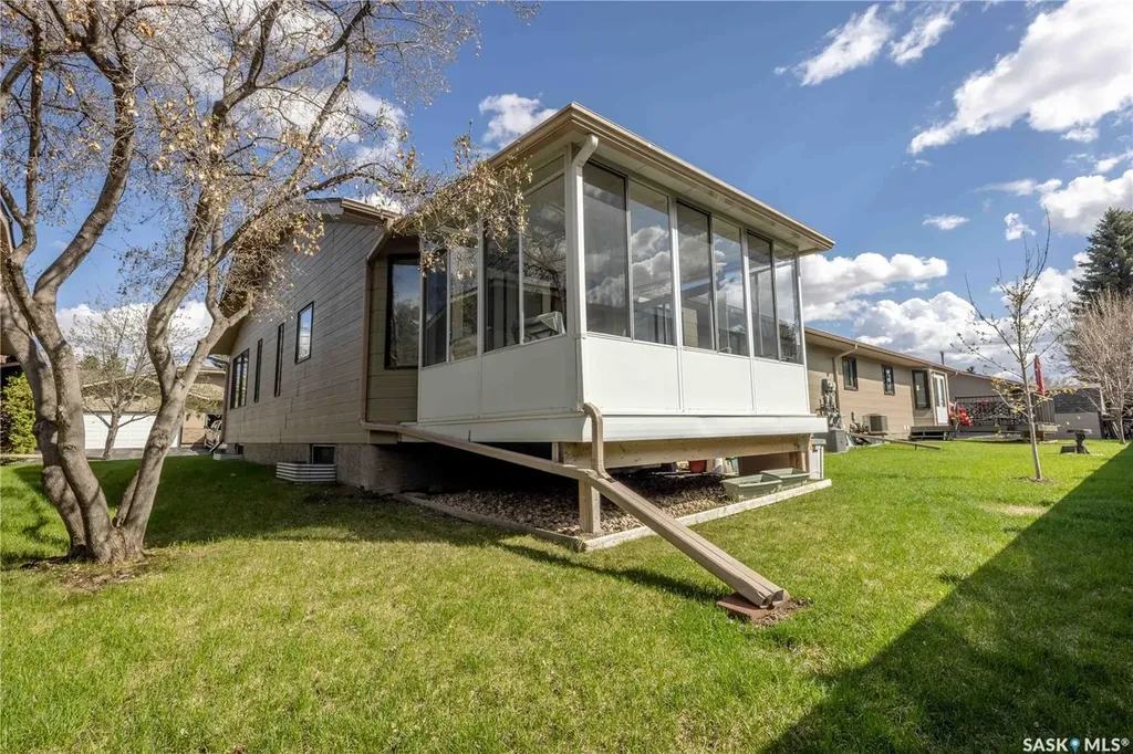 420 Heritage Crescent Saskatoon SK S7H 5P3
