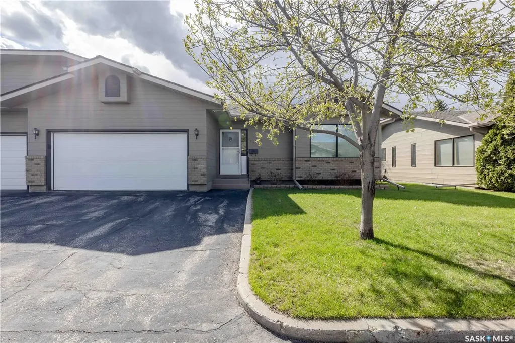 420 Heritage Crescent Saskatoon SK S7H 5P3