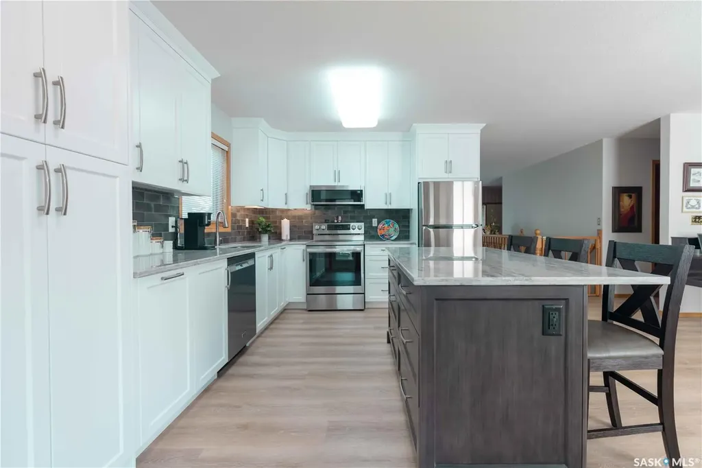 420 Heritage Crescent Saskatoon SK S7H 5P3