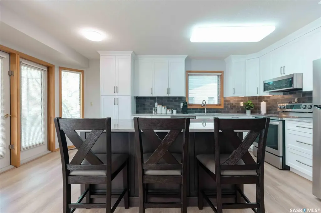 420 Heritage Crescent Saskatoon SK S7H 5P3