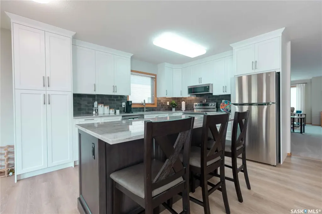420 Heritage Crescent Saskatoon SK S7H 5P3