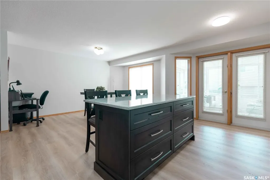 420 Heritage Crescent Saskatoon SK S7H 5P3