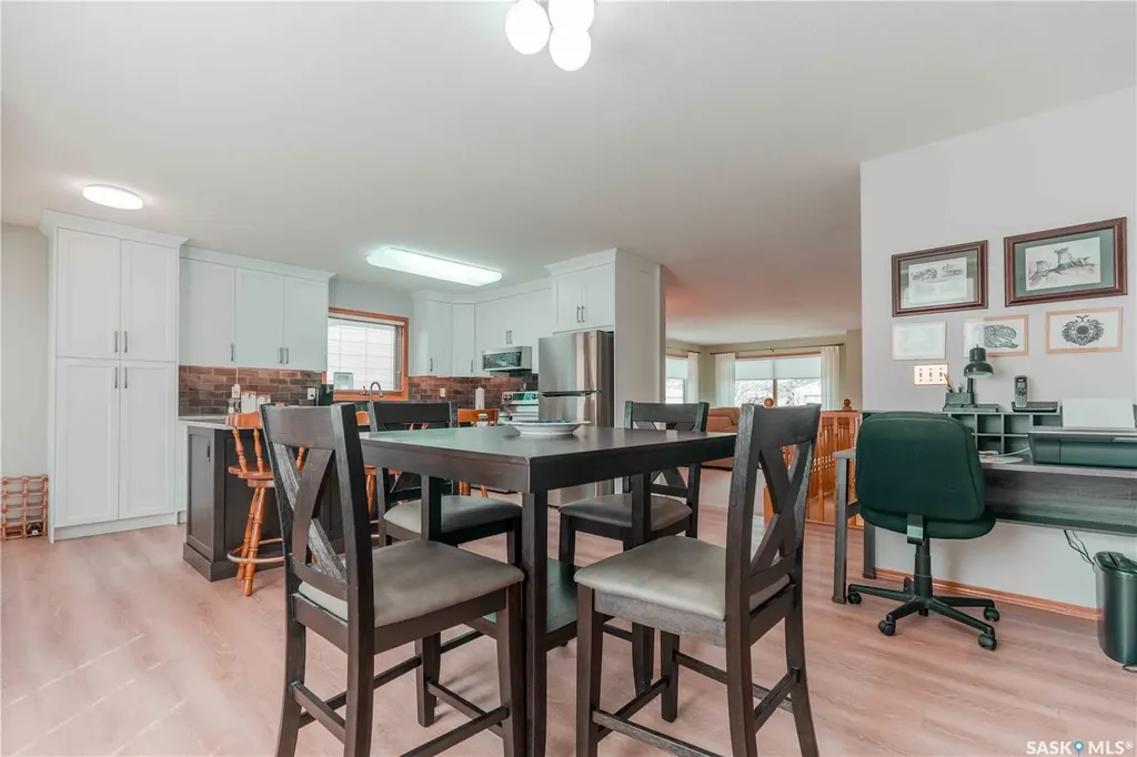 420 Heritage Crescent Saskatoon SK S7H 5P3