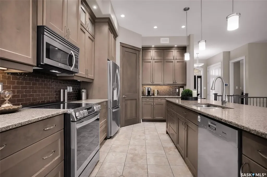 142 Assaly Street Saskatoon SK S7T 0E4