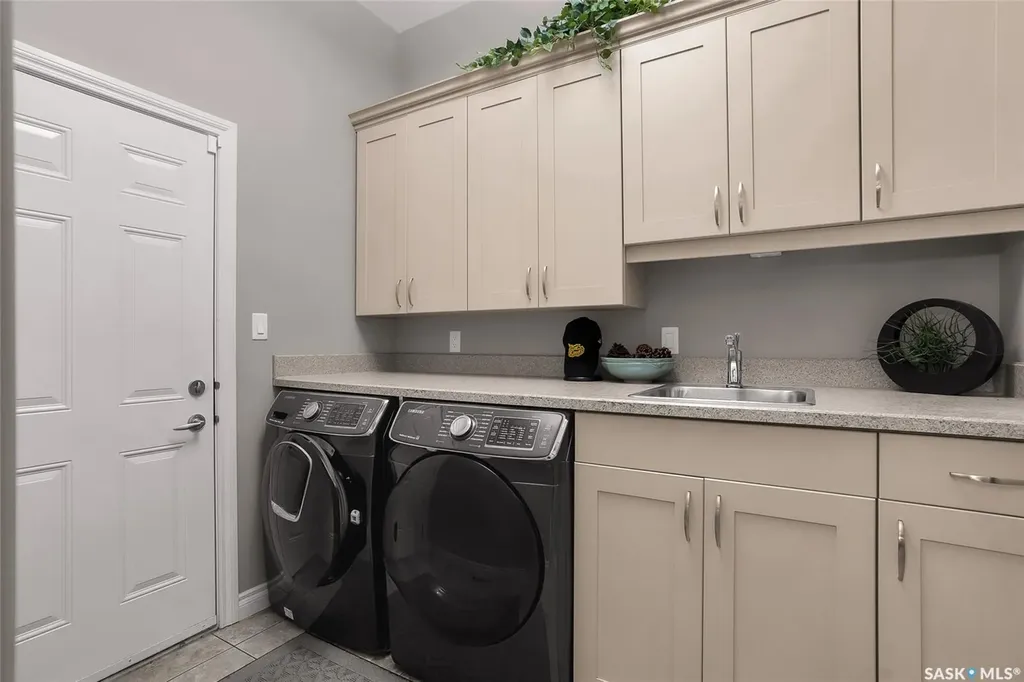 142 Assaly Street Saskatoon SK S7T 0E4