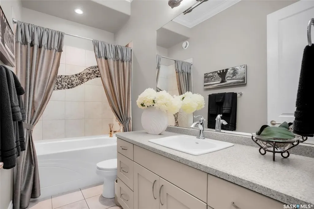 142 Assaly Street Saskatoon SK S7T 0E4