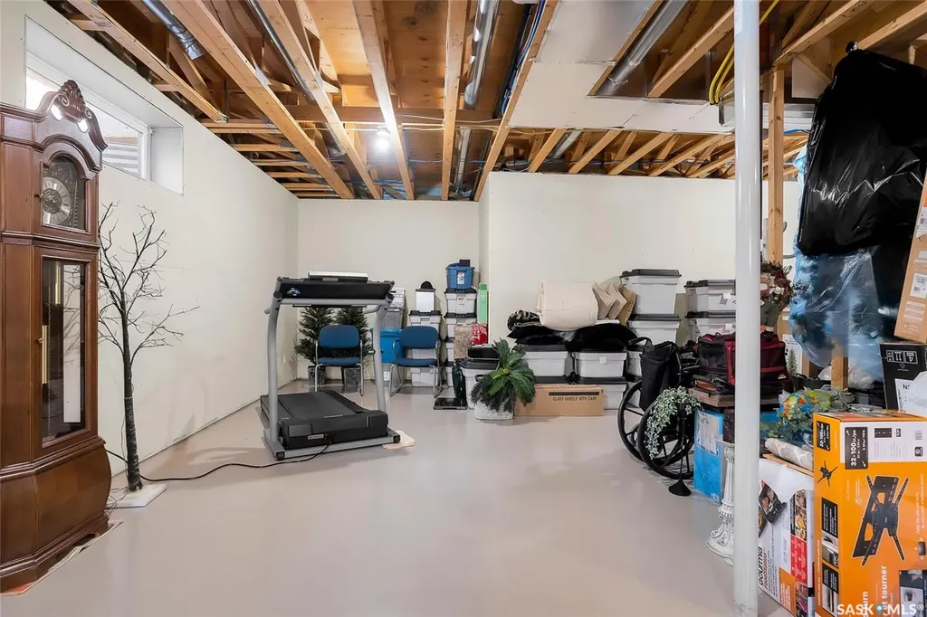 142 Assaly Street Saskatoon SK S7T 0E4
