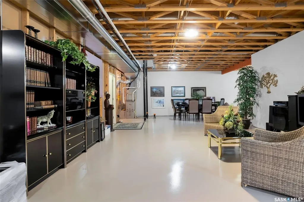 142 Assaly Street Saskatoon SK S7T 0E4