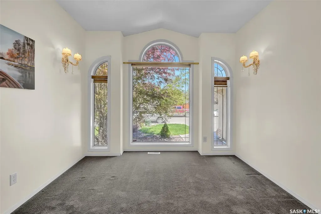 3012 St James Crescent Regina SK S4V 2Z2