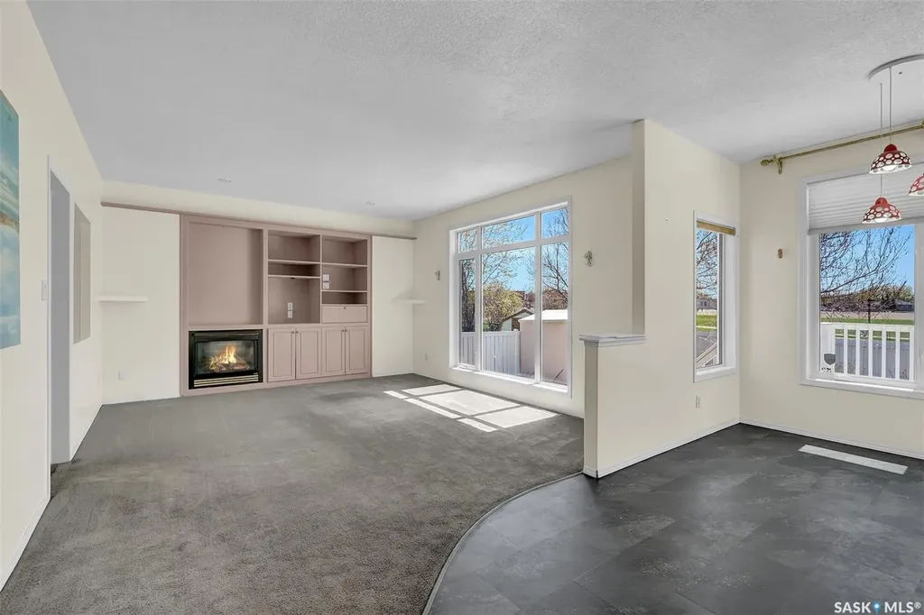 3012 St James Crescent Regina SK S4V 2Z2