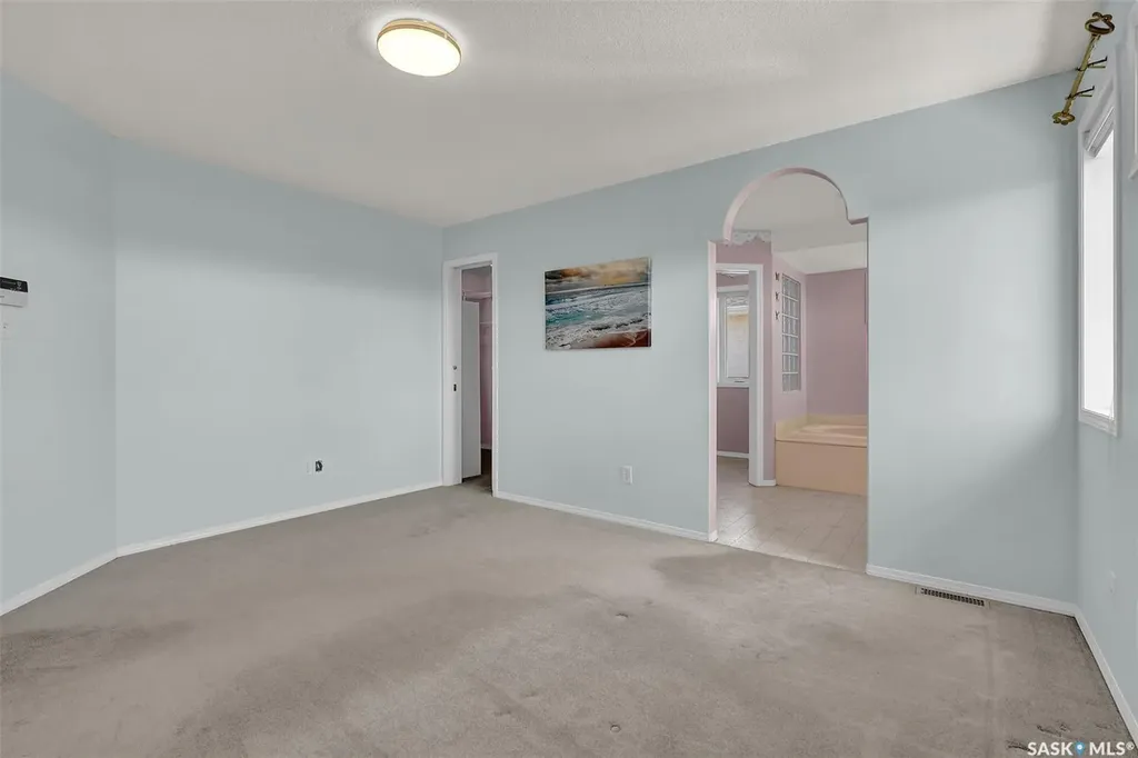 3012 St James Crescent Regina SK S4V 2Z2