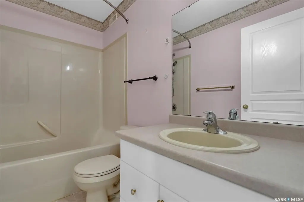 3012 St James Crescent Regina SK S4V 2Z2