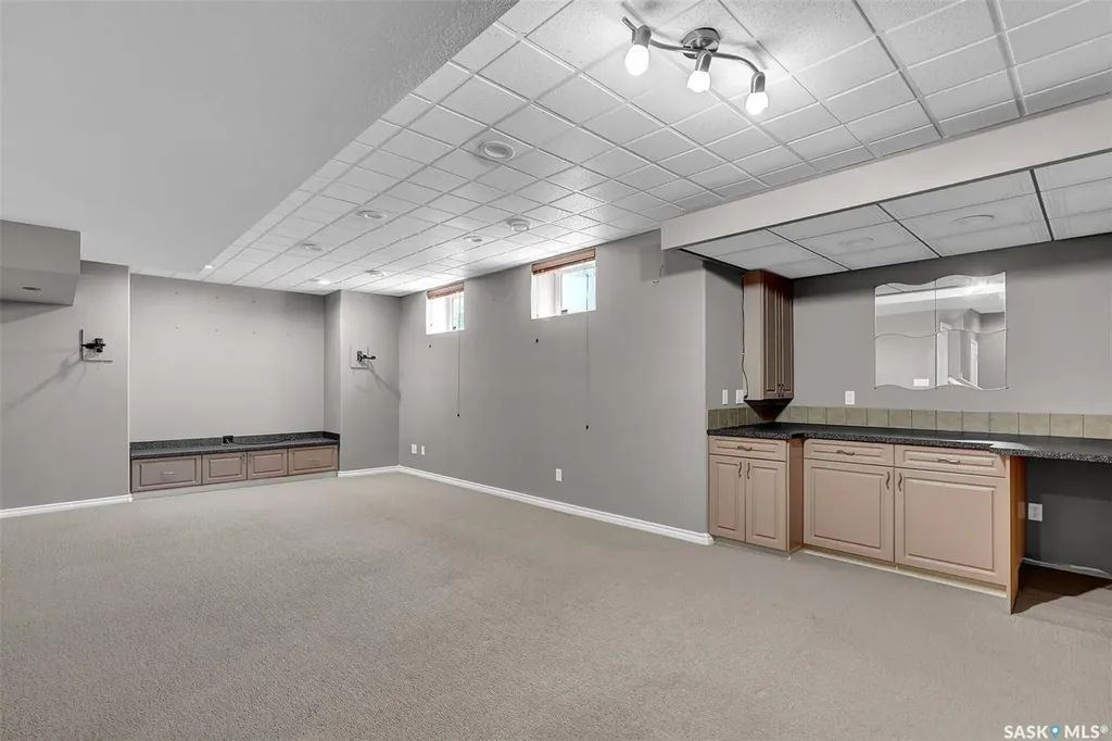 3012 St James Crescent Regina SK S4V 2Z2