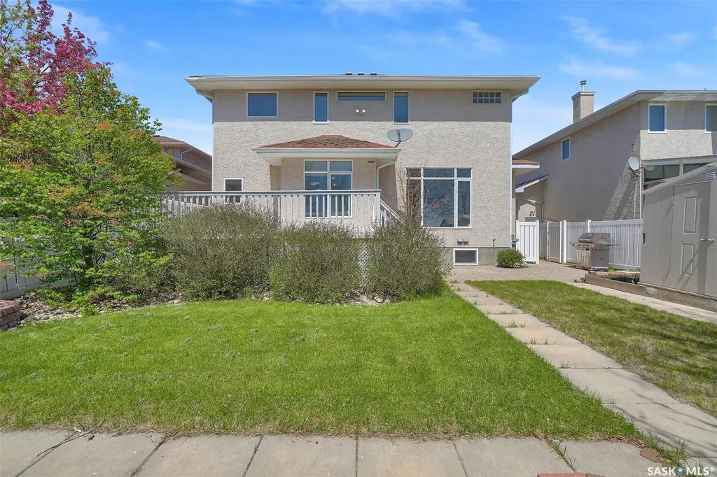 3012 St James Crescent Regina SK S4V 2Z2