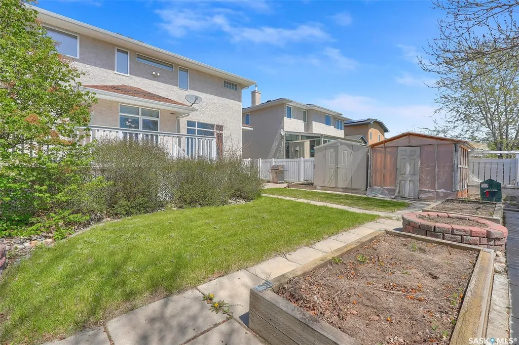 3012 St James Crescent Regina SK S4V 2Z2