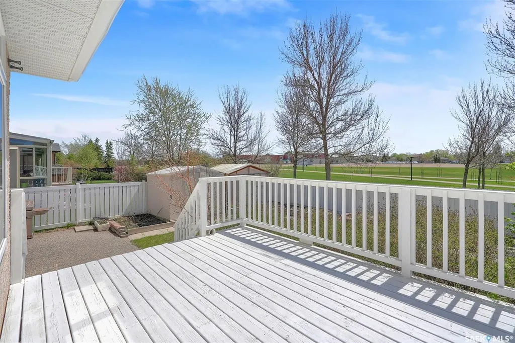 3012 St James Crescent Regina SK S4V 2Z2