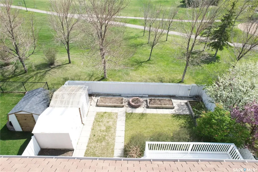 3012 St James Crescent Regina SK S4V 2Z2
