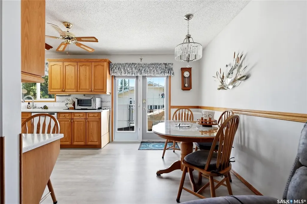 3355 Fairlight Drive Saskatoon SK S7N 4M1