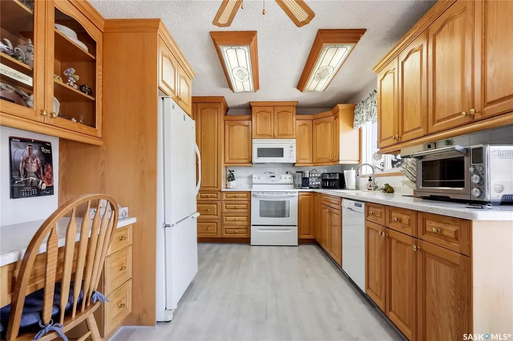3355 Fairlight Drive Saskatoon SK S7N 4M1