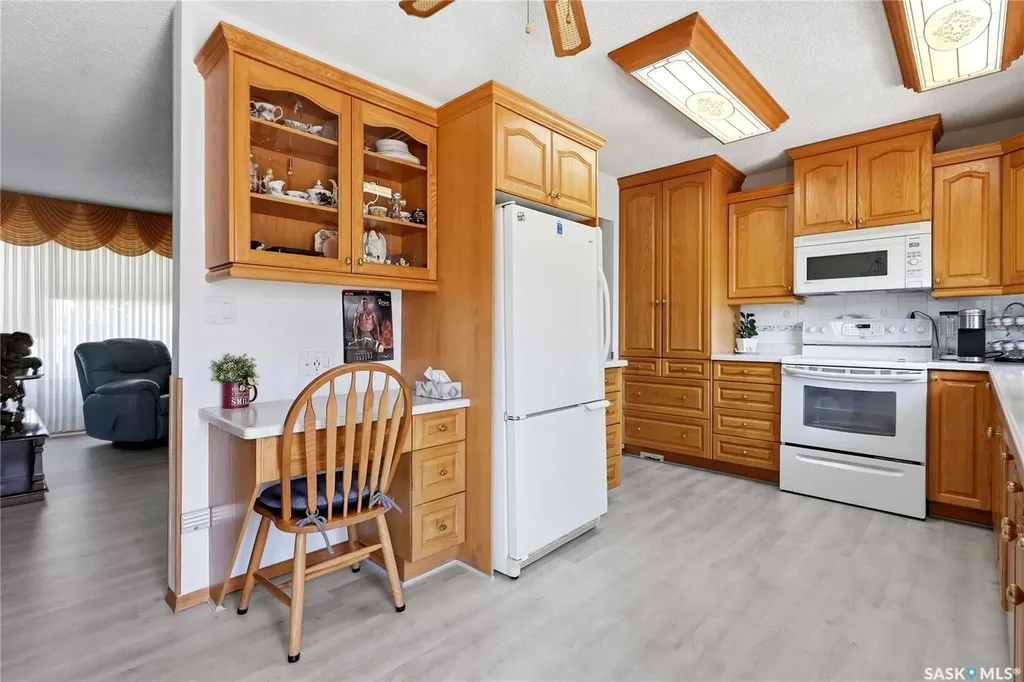 3355 Fairlight Drive Saskatoon SK S7N 4M1