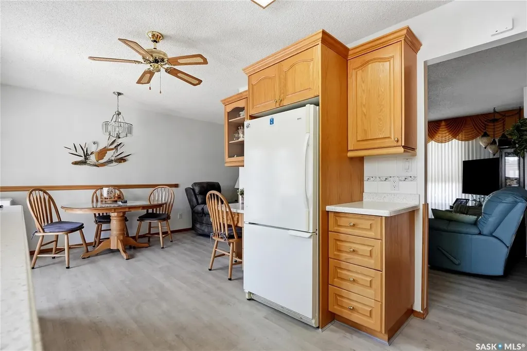 3355 Fairlight Drive Saskatoon SK S7N 4M1