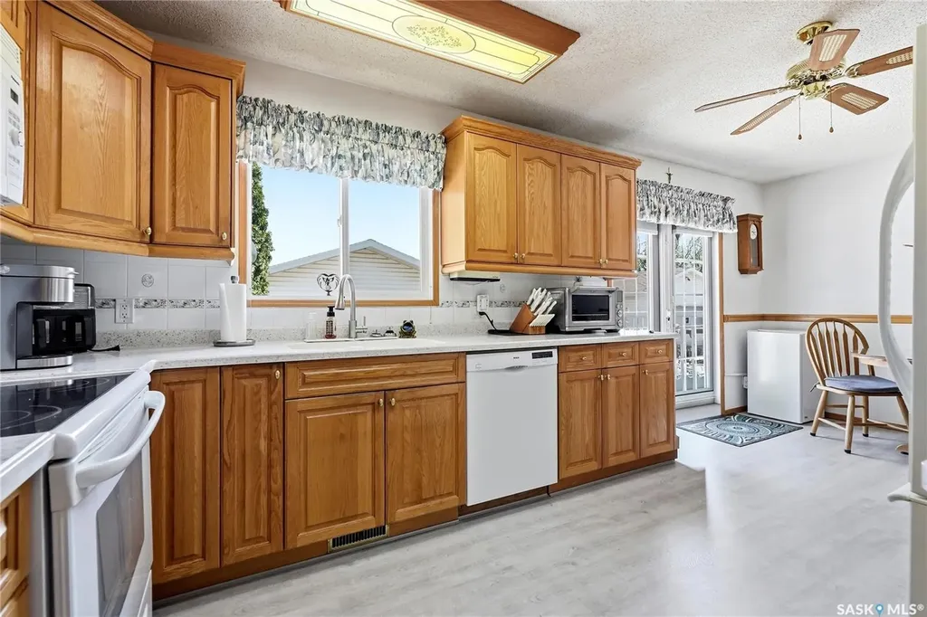 3355 Fairlight Drive Saskatoon SK S7N 4M1