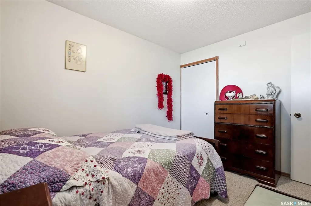 3355 Fairlight Drive Saskatoon SK S7N 4M1