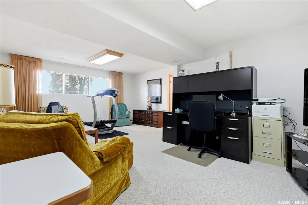 3355 Fairlight Drive Saskatoon SK S7N 4M1