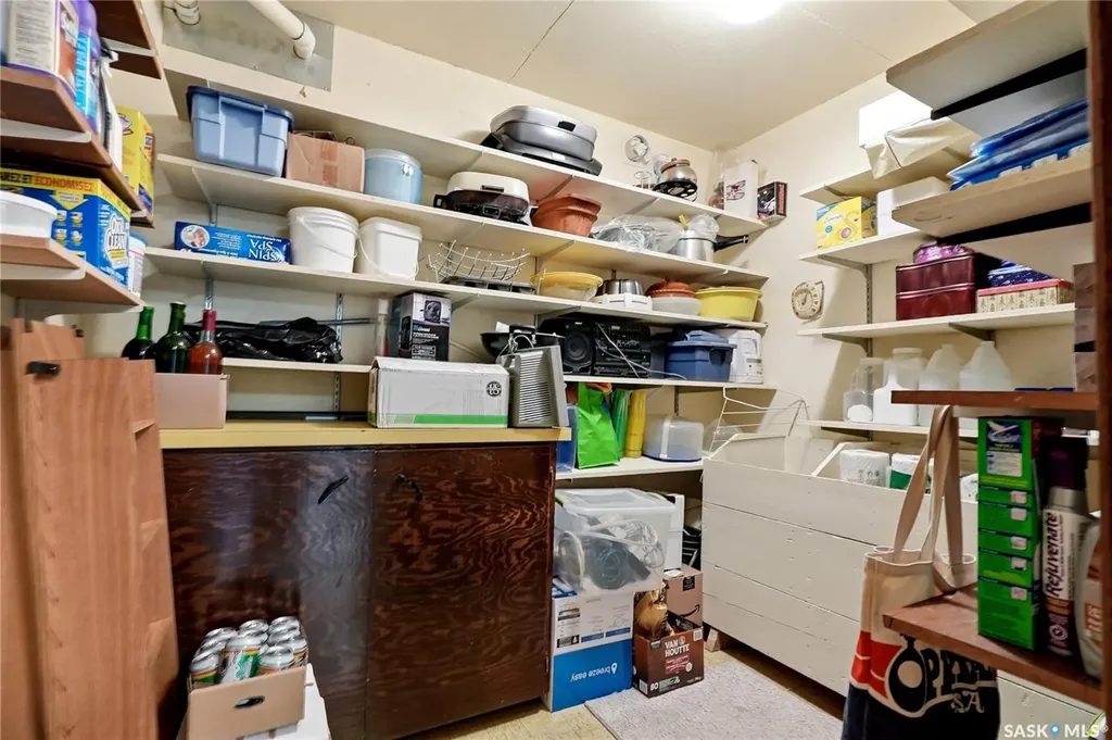 3355 Fairlight Drive Saskatoon SK S7N 4M1