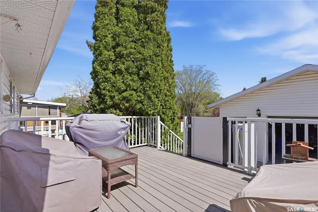 3355 Fairlight Drive Saskatoon SK S7N 4M1