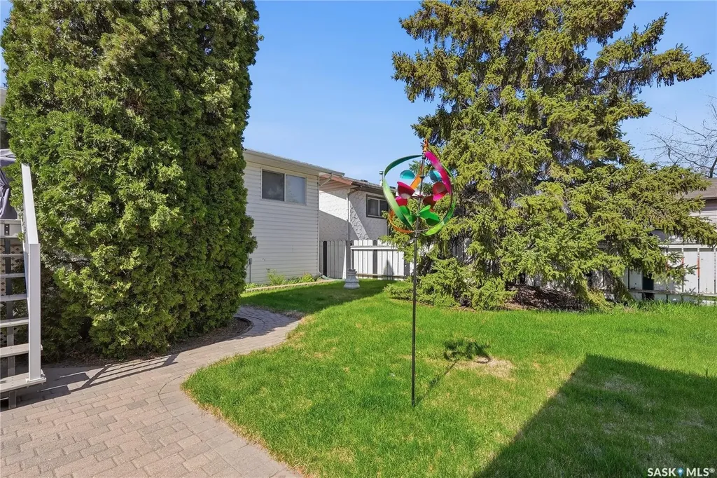 3355 Fairlight Drive Saskatoon SK S7N 4M1