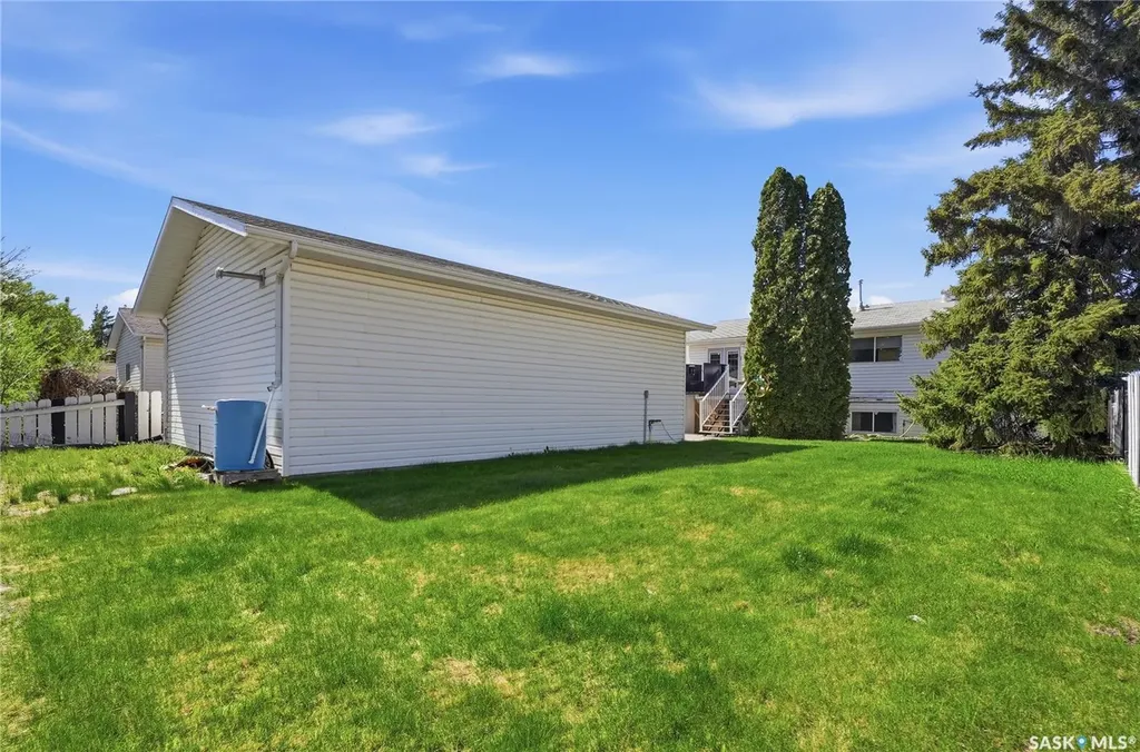 3355 Fairlight Drive Saskatoon SK S7N 4M1