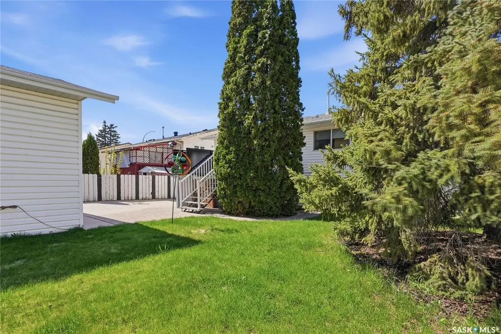 3355 Fairlight Drive Saskatoon SK S7N 4M1