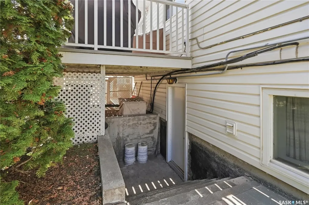 3355 Fairlight Drive Saskatoon SK S7N 4M1