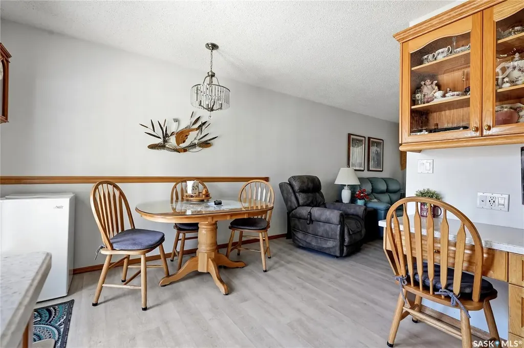 3355 Fairlight Drive Saskatoon SK S7N 4M1