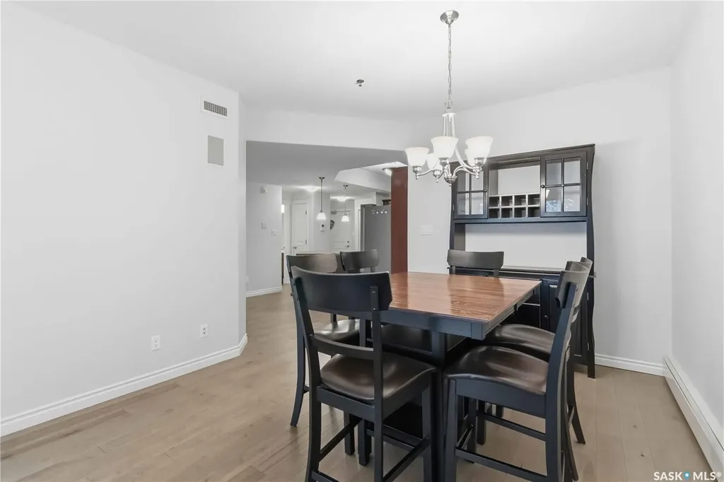 619 Saskatchewan Crescent W Saskatoon SK S7M 0A5