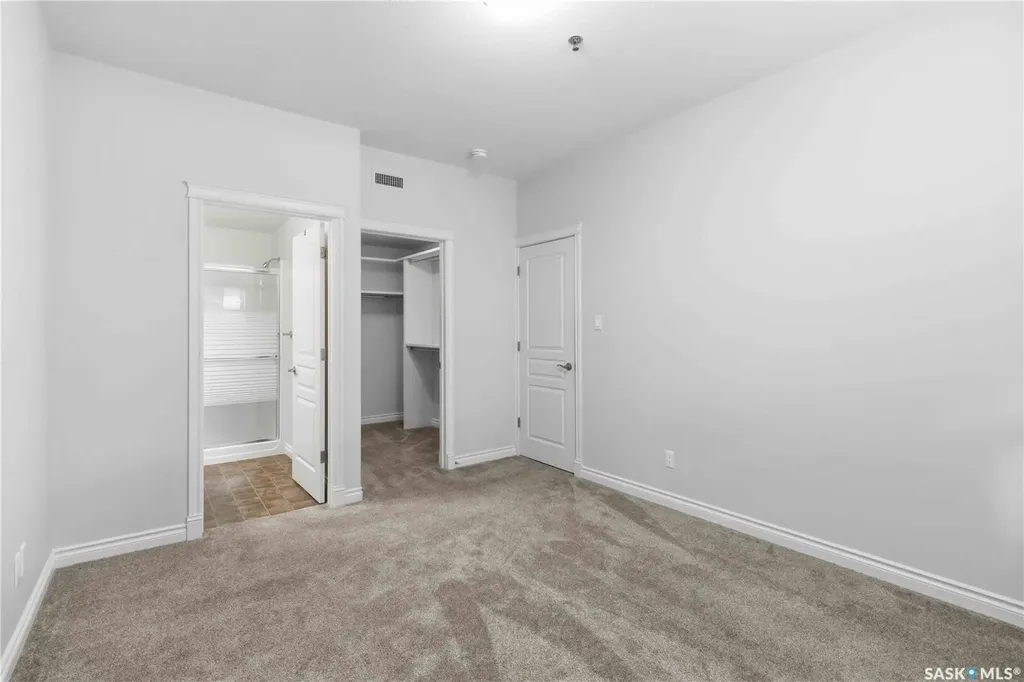 619 Saskatchewan Crescent W Saskatoon SK S7M 0A5